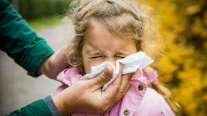 Lee más sobre el artículo 
<span class="bsf-rt-reading-time"><span class="bsf-rt-display-label" prefix="Tiempo de lectura"></span> <span class="bsf-rt-display-time" reading_time="1"></span> <span class="bsf-rt-display-postfix" postfix="mins"></span></span><!-- .bsf-rt-reading-time -->He aquí por qué no tenemos una vacuna contra el resfriado. Todavía.