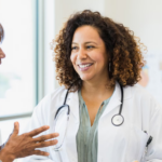 Aprovechar la experiencia del médico con IA agente