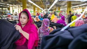 Lee más sobre el artículo 
<span class="bsf-rt-reading-time"><span class="bsf-rt-display-label" prefix="Tiempo de lectura"></span> <span class="bsf-rt-display-time" reading_time="2"></span> <span class="bsf-rt-display-postfix" postfix="mins"></span></span><!-- .bsf-rt-reading-time -->La industria textil de Bangladesh se está volviendo más ecológica