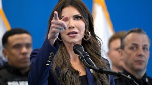 Lee más sobre el artículo 
<span class="bsf-rt-reading-time"><span class="bsf-rt-display-label" prefix="Tiempo de lectura"></span> <span class="bsf-rt-display-time" reading_time="2"></span> <span class="bsf-rt-display-postfix" postfix="mins"></span></span><!-- .bsf-rt-reading-time -->La descarga: videos de inteligencia artificial de las agencias de inmigración de EE. UU. y el interior del movimiento Vitalismo