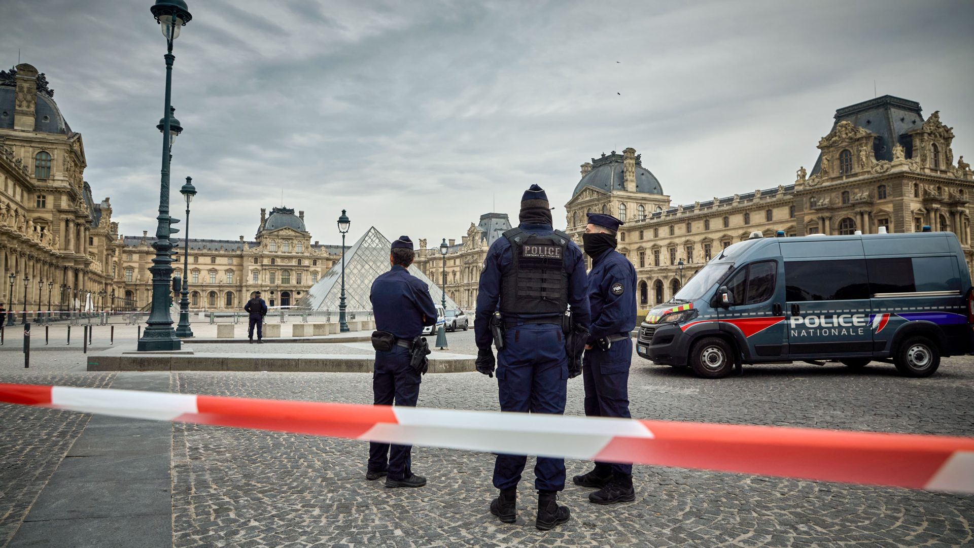 En este momento estás viendo 
<span class="bsf-rt-reading-time"><span class="bsf-rt-display-label" prefix="Tiempo de lectura"></span> <span class="bsf-rt-display-time" reading_time="1"></span> <span class="bsf-rt-display-postfix" postfix="mins"></span></span><!-- .bsf-rt-reading-time -->El mito del atraco de alta tecnología