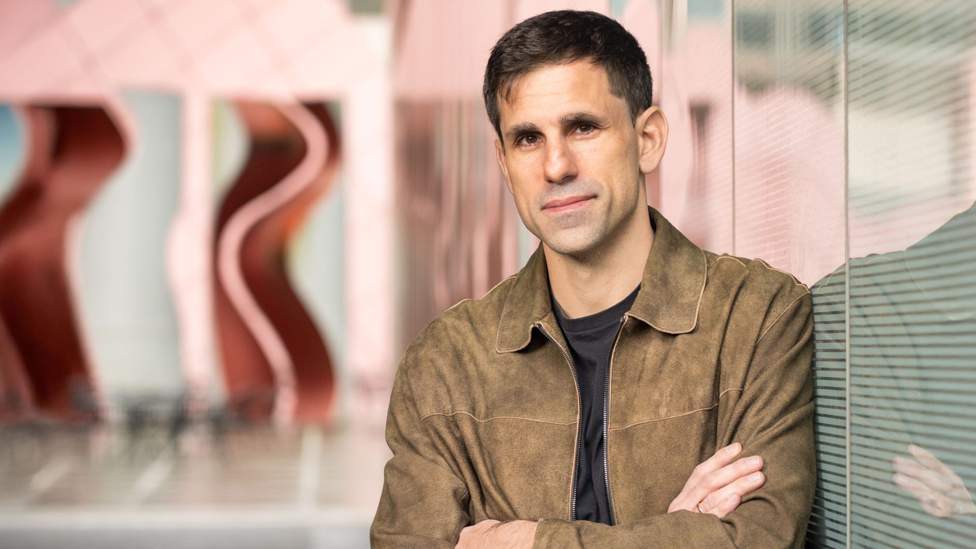 En este momento estás viendo 
<span class="bsf-rt-reading-time"><span class="bsf-rt-display-label" prefix="Tiempo de lectura"></span> <span class="bsf-rt-display-time" reading_time="1"></span> <span class="bsf-rt-display-postfix" postfix="mins"></span></span><!-- .bsf-rt-reading-time -->El científico que utiliza IA para buscar antibióticos en casi todas partes